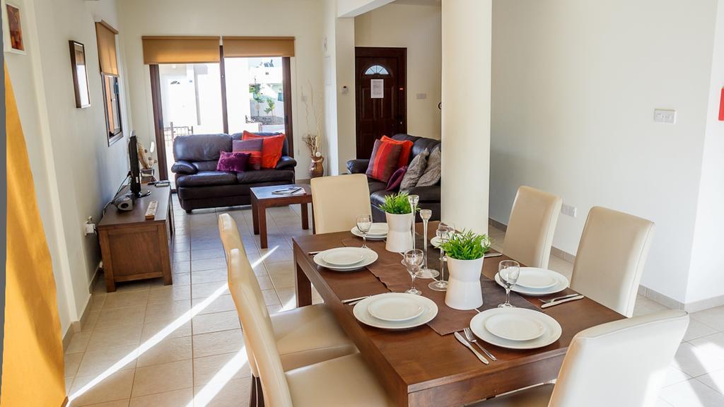 Protaras Holiday Villa 007 Rum bild