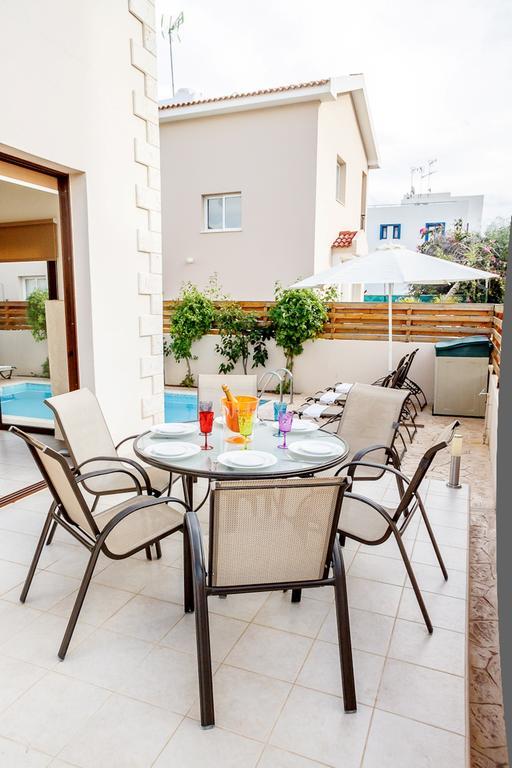Protaras Holiday Villa 007 Rum bild