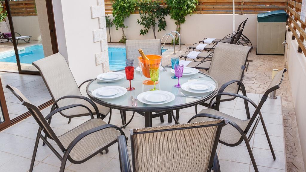Protaras Holiday Villa 007 Rum bild